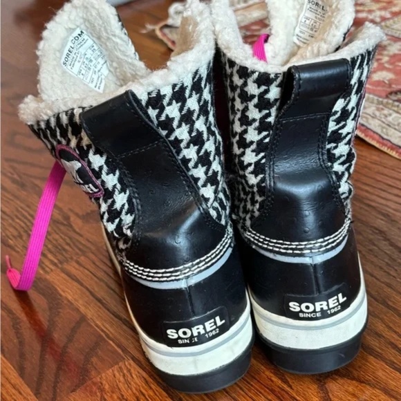 SOREL Tivoil Tweed Houndstooth w/ Pink Laces Snow Boots Sz 9 $130 - Picture 2 of 8